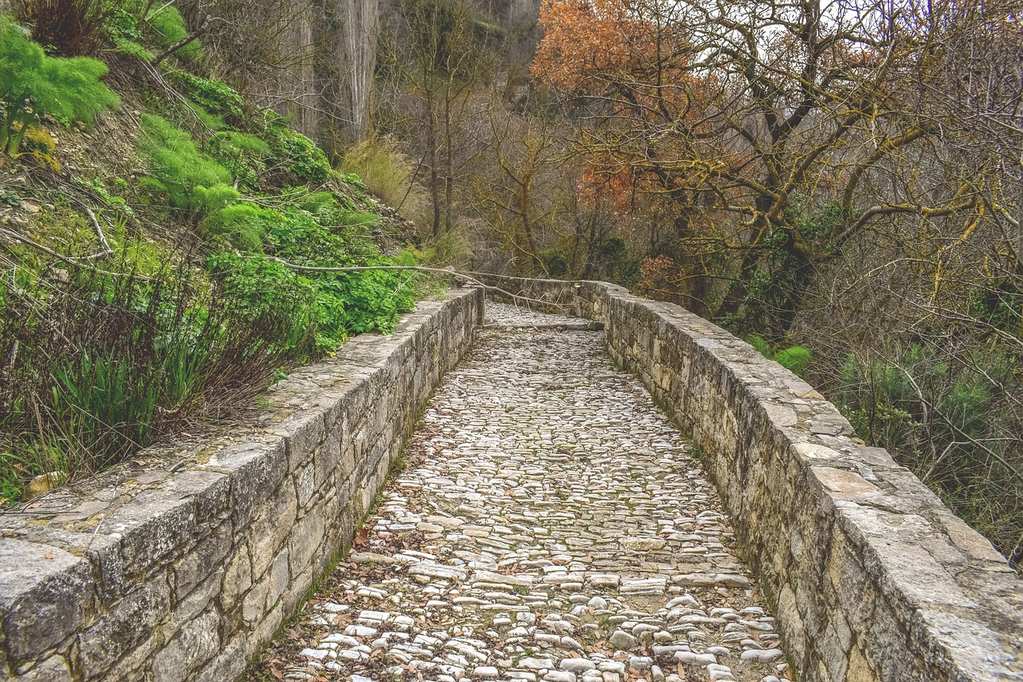 path-4945392_1280